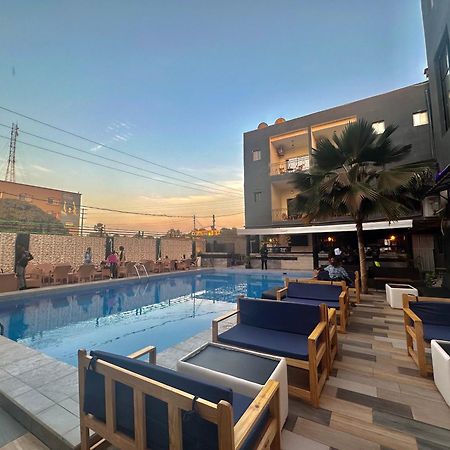 Apartments Plaza Hotel Kololi Bagian luar foto